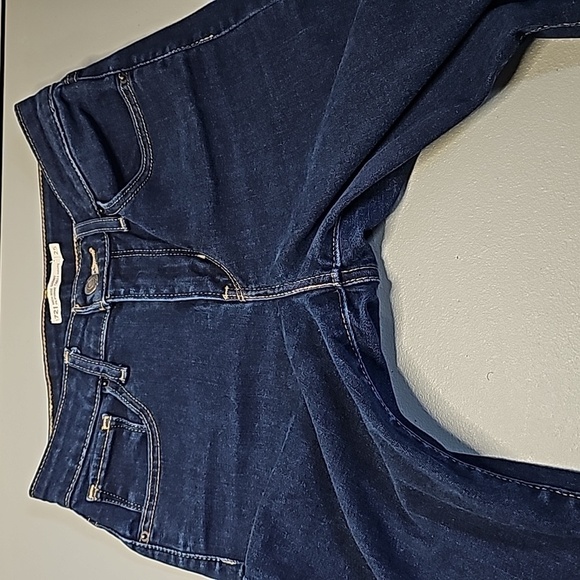 Levi's 721 dark wash 25x32 high rise skinny jeans - Picture 5 of 8